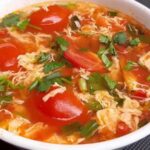 3 cách nấu canh cà chua trứng bổ dưỡng cho bữa cơm gia đình