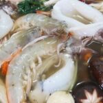 Cách nấu lẩu nấm hải sản ngọt thơm, thanh đạm cuối tuần